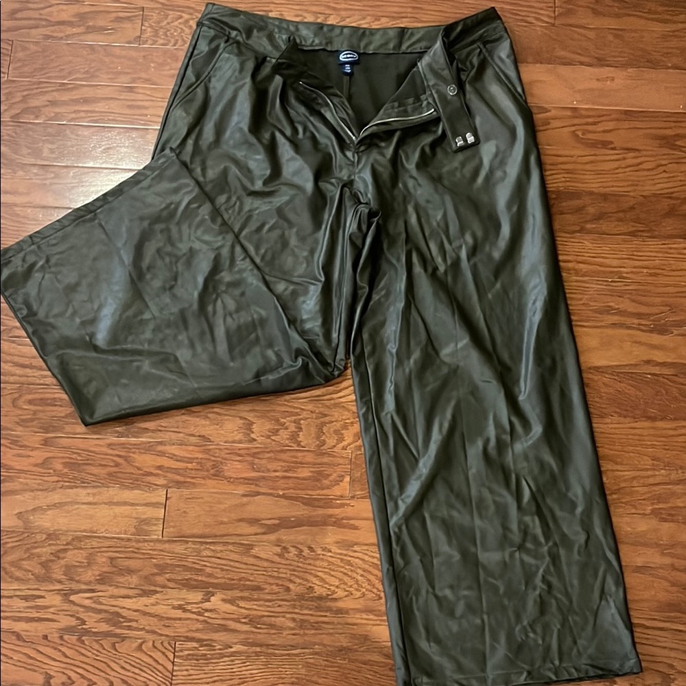 Faux leather green wide leg Pants